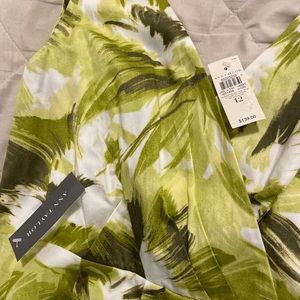 New ANN TAYLOR dress never worn. Wedding/prom.